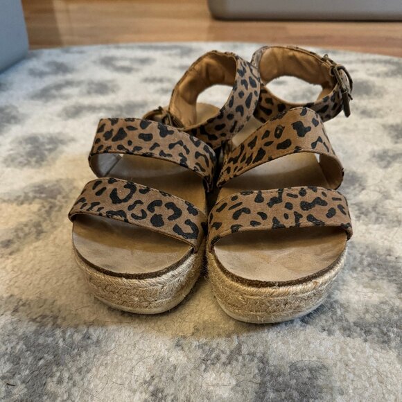 Universal Threads Espardrille Sandals - Picture 4 of 5